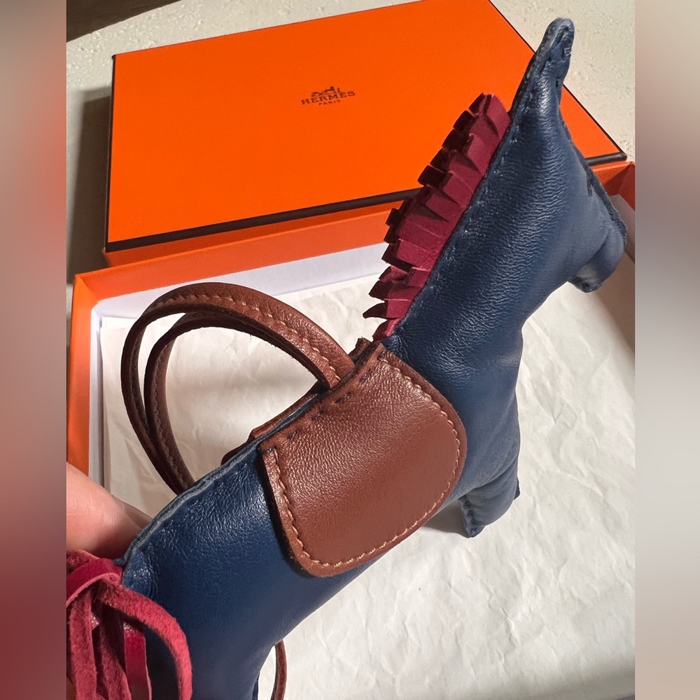 ⚡️SOLD⚡️ Hermès Authentic Rodeo GM (Large) Bleu de Malte/Rubis/Fauve Bag Charm - Picture 6 of 10